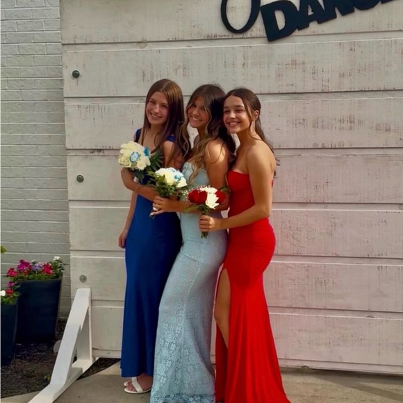 Peppermayo Elegant Blue Lace Women’s Dress. Size 6. worn once - Picture 3 of 4